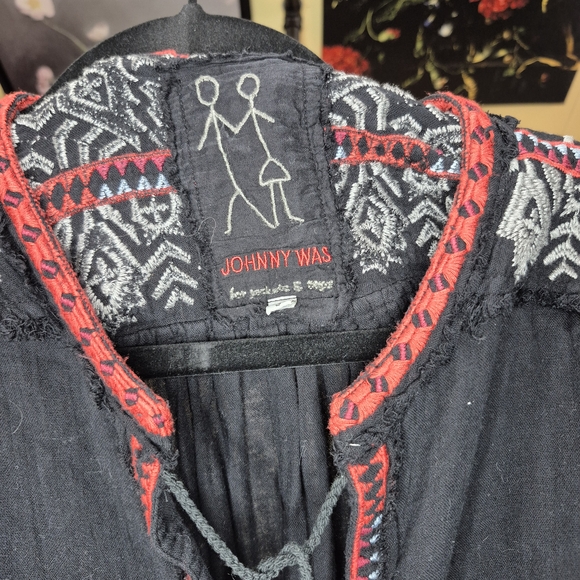 Johnny Was Black Blouse with Red and Gray Accents - Picture 4 of 10